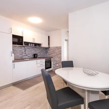 Zarita Apartment Komarna